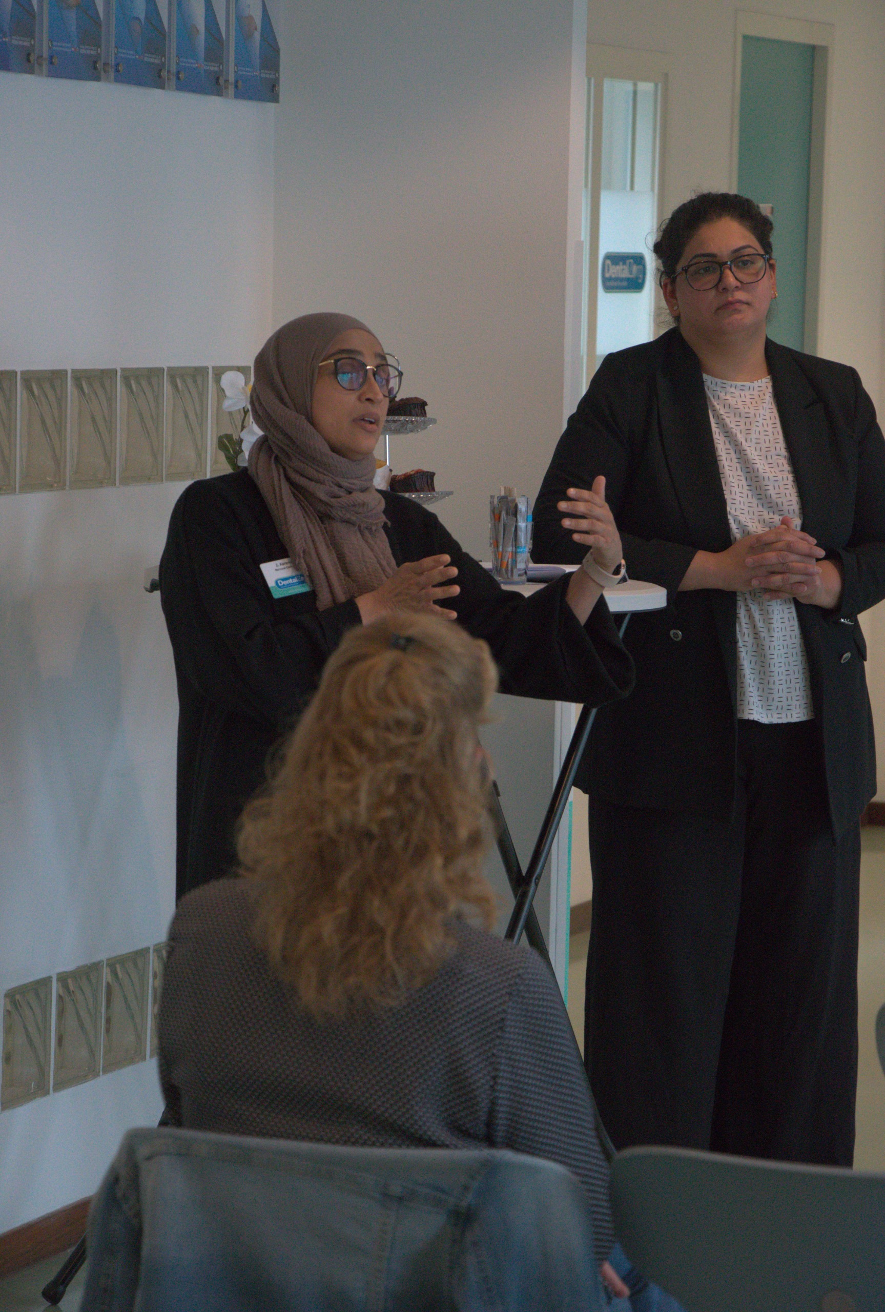 Professionals tijdens presentatie